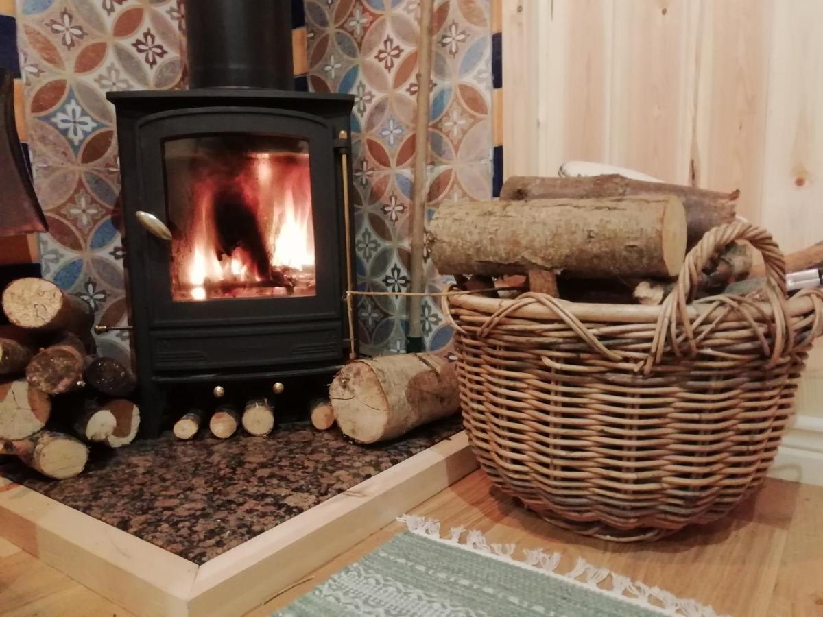 Sapphire Forest Garden Shepherd'S Hut 彻奇斯特雷顿 外观 照片